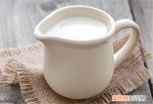 牛奶什么时候喝最好 纯牛奶的保存方法