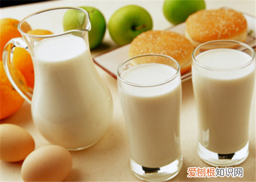 牛奶什么时候喝最好 纯牛奶的保存方法