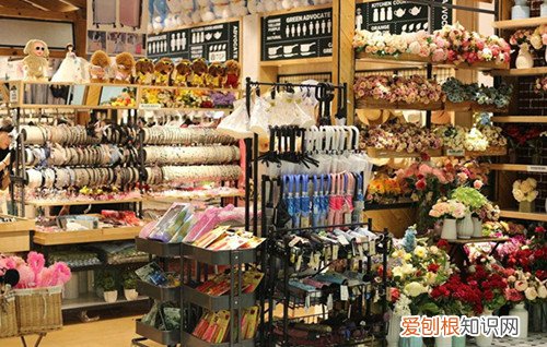 现在开百货店赚钱吗杂货店一般卖哪些东西