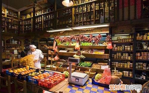 现在开百货店赚钱吗杂货店一般卖哪些东西