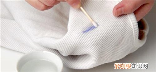 衣服被染色怎么办 脏衣服怎么去污渍