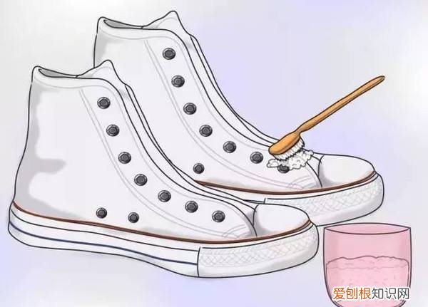 鞋边发黄怎么变白妙招 小白鞋的快速清洗方法