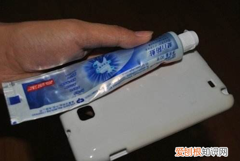 硅胶套发黄怎么变白 让硅胶套焕然一新