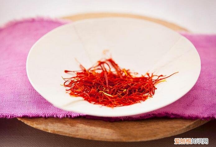 藏红花的功效与作用及禁忌 藏红花泡水喝的注意事项