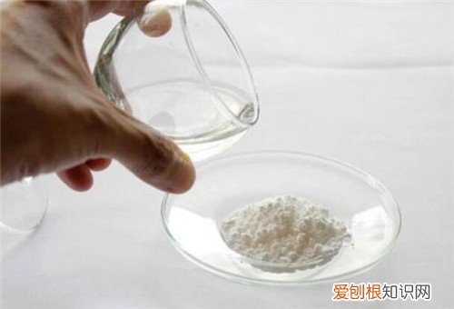 小苏打的作用有哪些使用小苏打注意事项有哪些