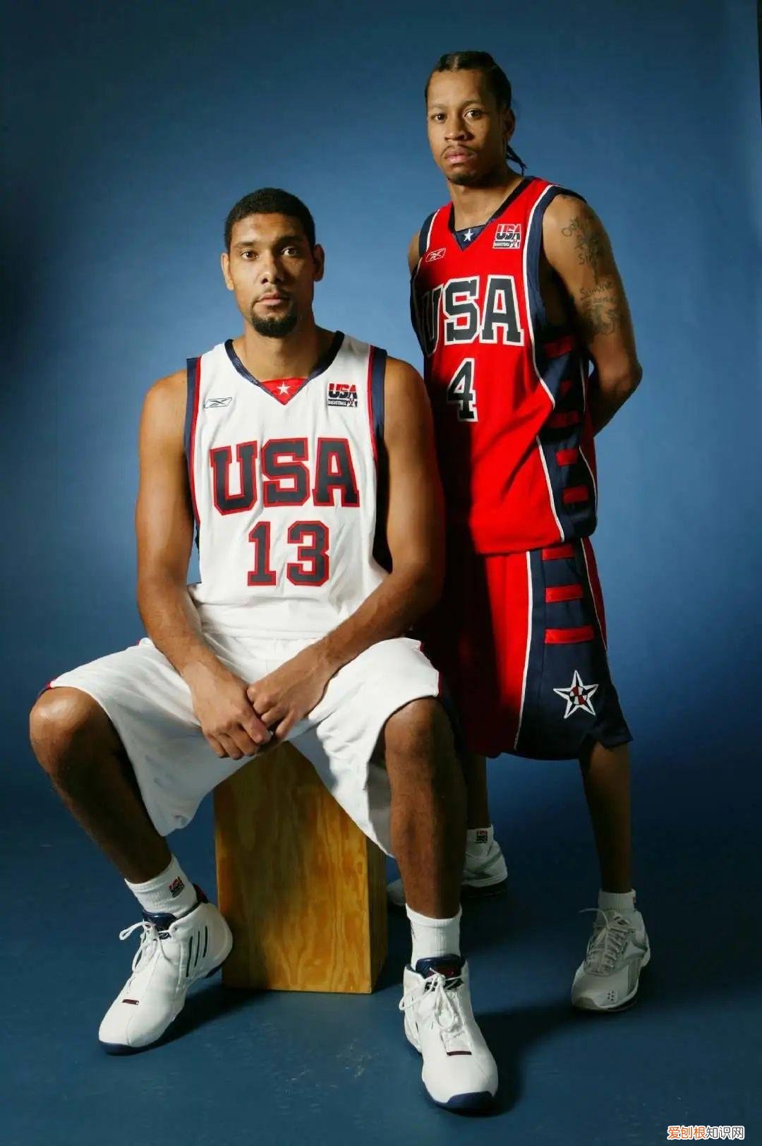 詹姆斯两个品牌五双签名鞋！