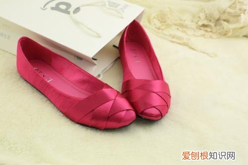 女鞋十大名牌排名榜 2018十大流行的女鞋品牌推荐