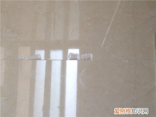 瓷砖破了一小块怎么办给您快速解决瓷砖破损难题