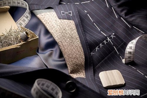 不同面料的西服怎么洗 西服清洗注意事项