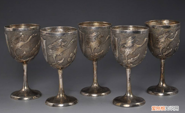 银杯子喝水有什么好处与坏处 银水杯喝水好处多