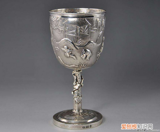 银杯子喝水有什么好处与坏处 银水杯喝水好处多