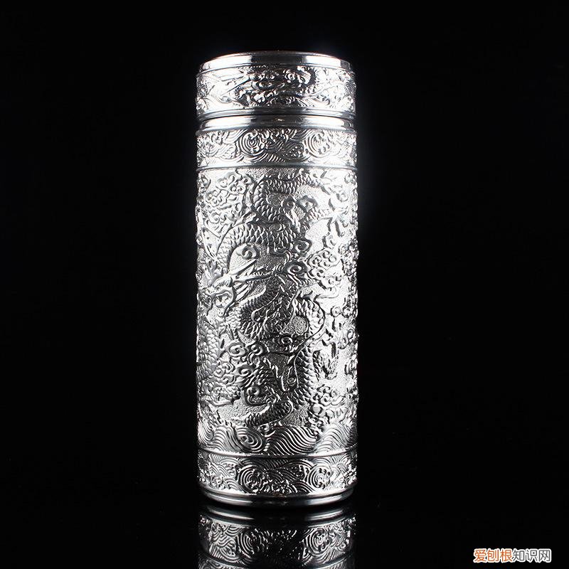 银杯子喝水有什么好处与坏处 银水杯喝水好处多