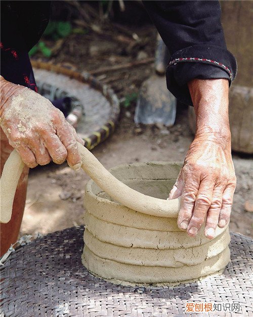 什么是泥条盘筑让您快速学会陶艺制作
