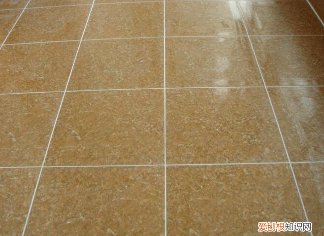 瓷砖美缝剂怎么清除 衣服上沾到美缝剂清洁方法