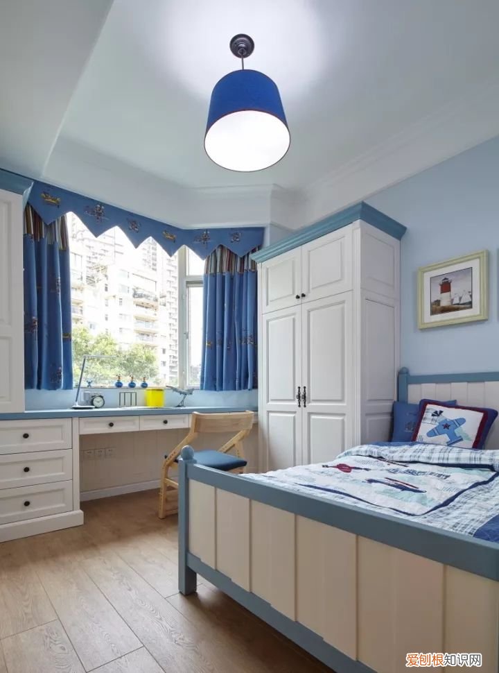 小户型书桌柜这样设计，美观不占空间！，书桌和柜的整体设计