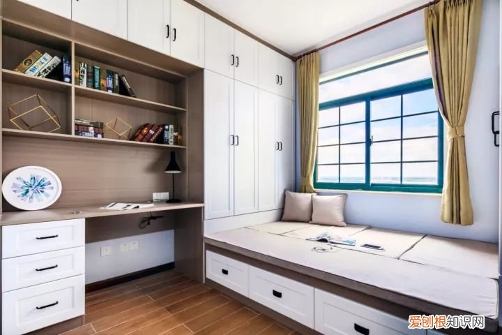 小户型书桌柜这样设计，美观不占空间！，书桌和柜的整体设计