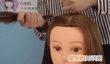 如何给宝宝梳简单的小辫，小孩扎辫子教程简单好看短发