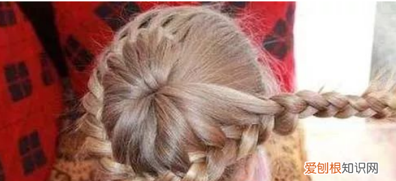 如何给宝宝梳简单的小辫，小孩扎辫子教程简单好看短发