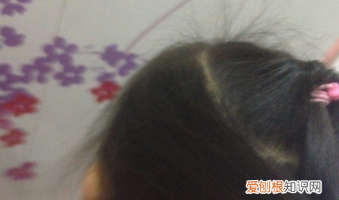 如何给宝宝梳简单的小辫，小孩扎辫子教程简单好看短发