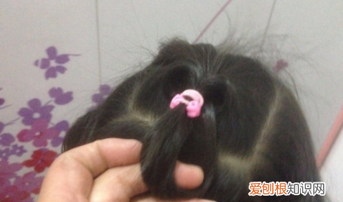 如何给宝宝梳简单的小辫，小孩扎辫子教程简单好看短发
