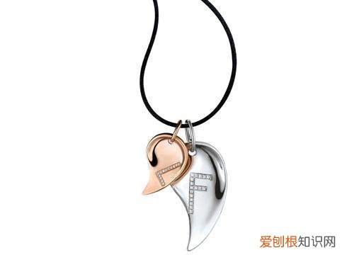 情侣吊坠怎么挑选更合适 什么样的款式更有意义