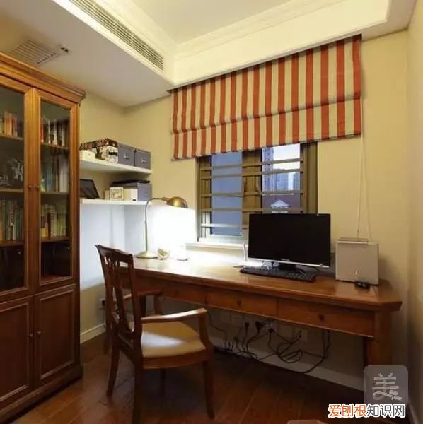 传统的北欧家装，玄关挂画很特别，空间氛围很温馨！，玄关画北欧风