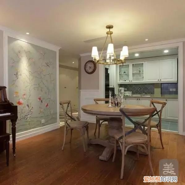 传统的北欧家装，玄关挂画很特别，空间氛围很温馨！，玄关画北欧风