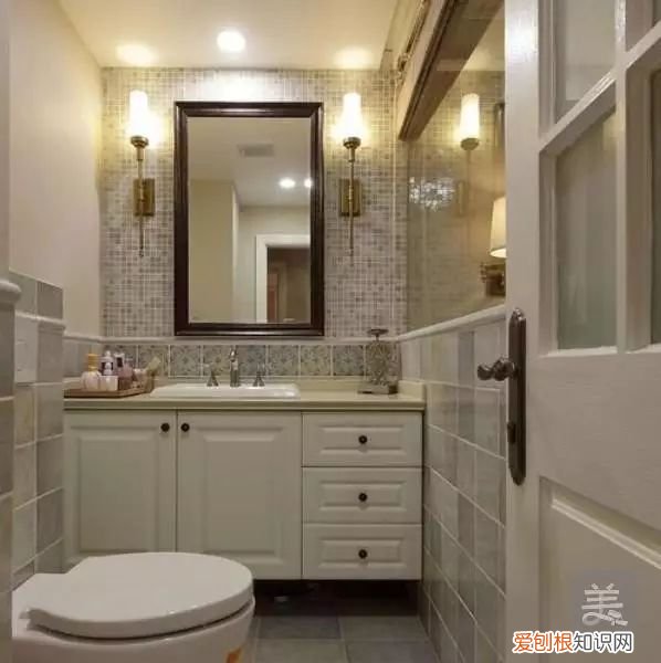 传统的北欧家装，玄关挂画很特别，空间氛围很温馨！，玄关画北欧风