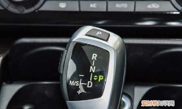 宝马5系怎么挂档