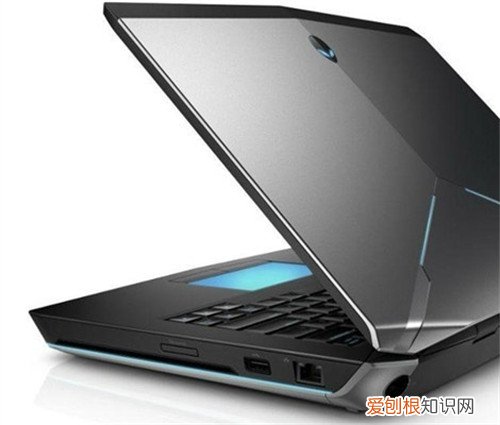 修电脑黑屏多少钱笔记本电脑黑屏怎么修