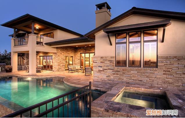 别墅最最最不能少的就是游泳池!这样的泳池来一扎!,带泳池花园的别墅