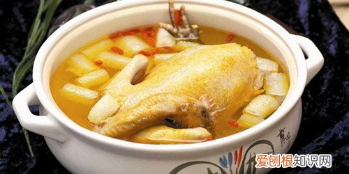 高压锅炖鸡汤做法乌鸡汤的营养价值
