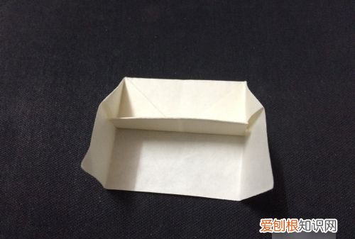 钢琴凳子的折纸方法，手工小火车制作大全图片步骤如下