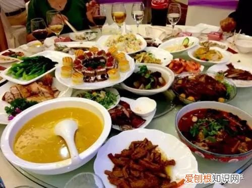 婚礼酒宴一桌多少钱？一般酒宴有多少个菜，婚宴每桌多少钱
