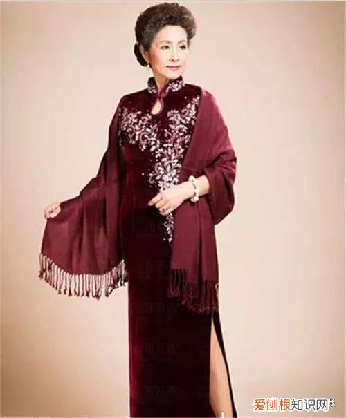女儿结婚妈妈穿什么衣服好，结婚妈妈应该穿什么