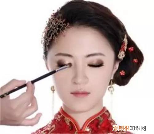 了解中式新娘妆特点，让你做一个有东方气质的新娘！，中式新娘妆面特点描述