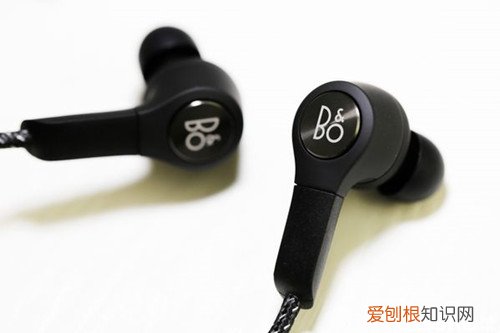 蓝牙耳机多少钱一个 使用蓝牙耳机有什么好处