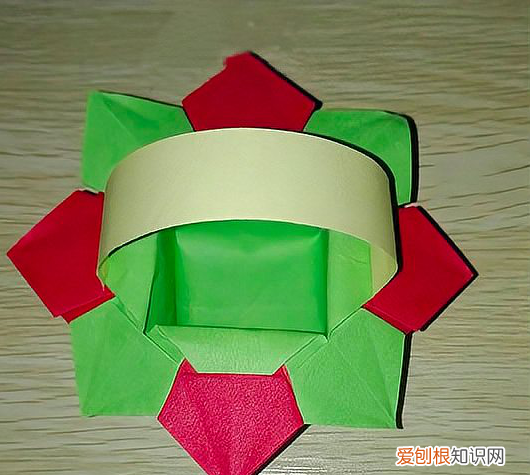 小花篮手工折纸方法，如何用纸折花篮视频