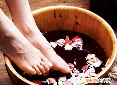 姜汁泡脚对身体有什么益处用姜汁泡脚多长时间为好