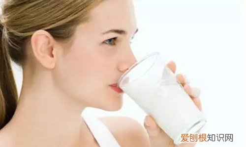 牛奶杯材质哪种好 什么时候喝牛奶是最好的
