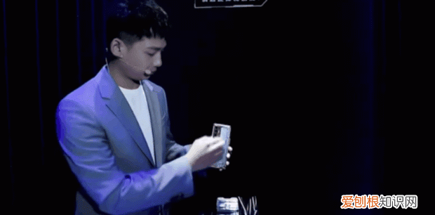 oppo手机变色是什么型号,oppo和华为手机为啥颜色不一样