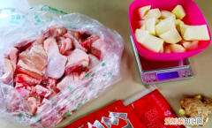 家常鸡块烧土豆的做法，土豆鸡块的家常做法大全窍门