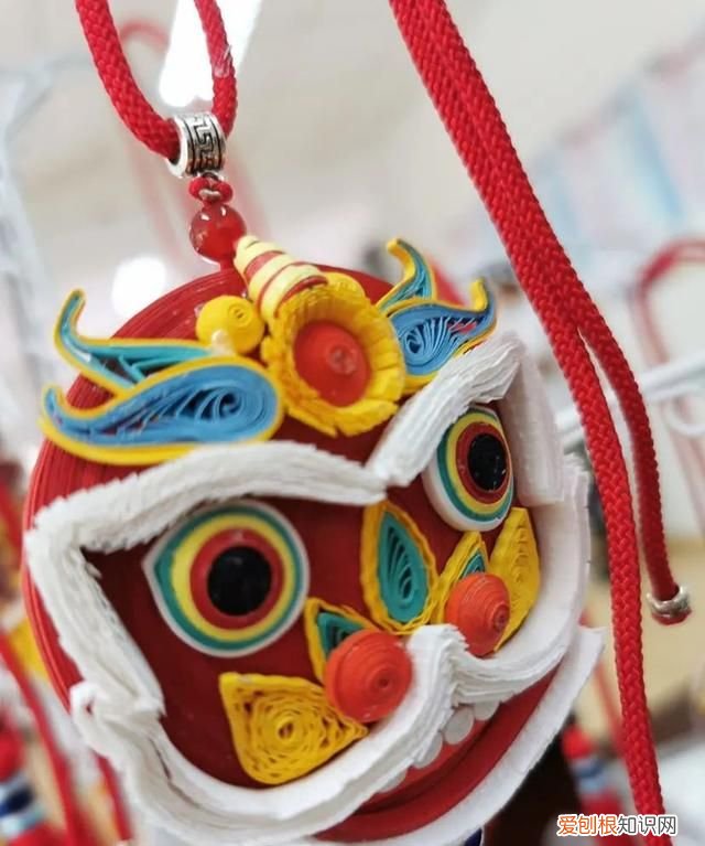 宝山这位“衍纸达人”妙“纸”生花,彩色纸条华丽变身