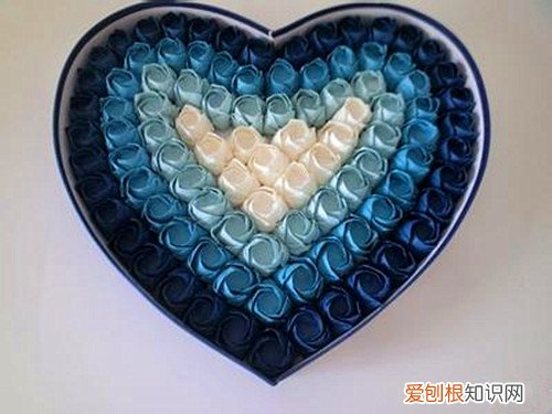 用纸折玫瑰花步骤详解怎样用纸折玫瑰花俘获她的心