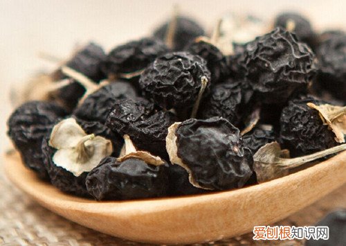 黑果枸杞有哪些食用功效黑果枸杞怎样吃效果更佳