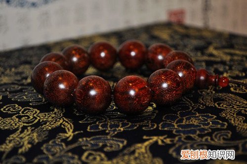檀木手链多少钱一串如何保养檀木手链