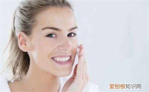 用什么洗脸可以祛斑 夏天怎么保养皮肤