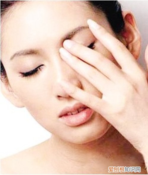 右眼皮一直跳预示什么眼皮跳的原因及解决办法