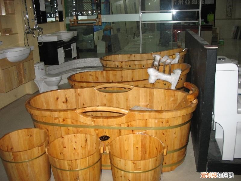 木浴盆什么材质的好 木质的浴盆该怎么购买