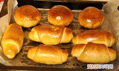 烤箱烤面包步骤详解怎样解决烤箱烤面包皮硬的现象